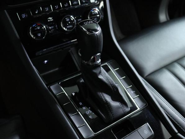 Skoda Superb III Рестайлинг с пробегом 2019 года, цена 2 350 000 рублей, 94080 км, лифтбек, Автокод Объявления