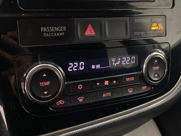 Mitsubishi Outlander III Рестайлинг 2 с пробегом 2015 года, цена 1 650 000 рублей, 176461 км, внедорожник, Автокод Объявления