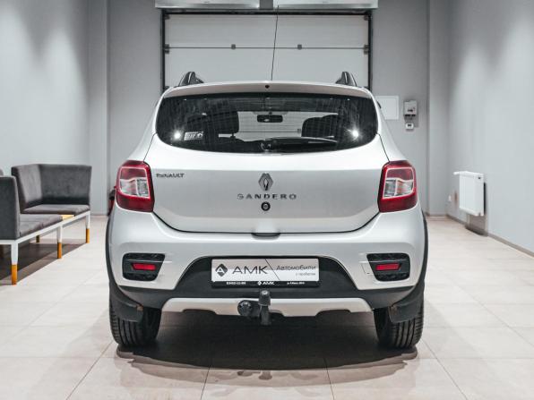 Renault Sandero II с пробегом 2018 года, цена 774 700 рублей, 231132 км, хэтчбек, Автокод Объявления