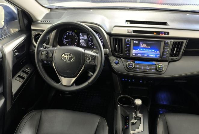 Toyota RAV4 IV (XA40) Рестайлинг с пробегом 2017 года, цена 2 440 000 рублей, 137000 км, внедорожник, Автокод Объявления
