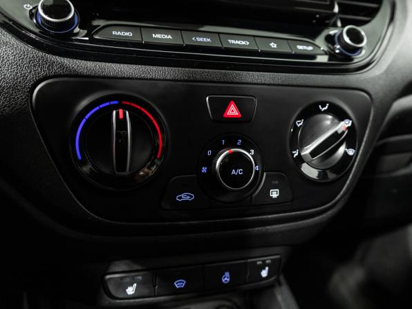 Hyundai Solaris II Рестайлинг с пробегом 2020 года, цена 1 599 700 рублей, 77134 км, седан, Автокод Объявления