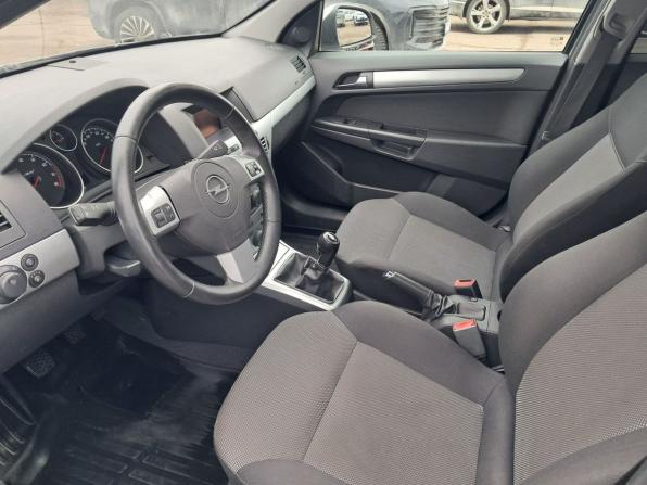 Opel Astra H Рестайлинг с пробегом 2012 года, цена 480 000 рублей, 173500 км, седан, Автокод Объявления