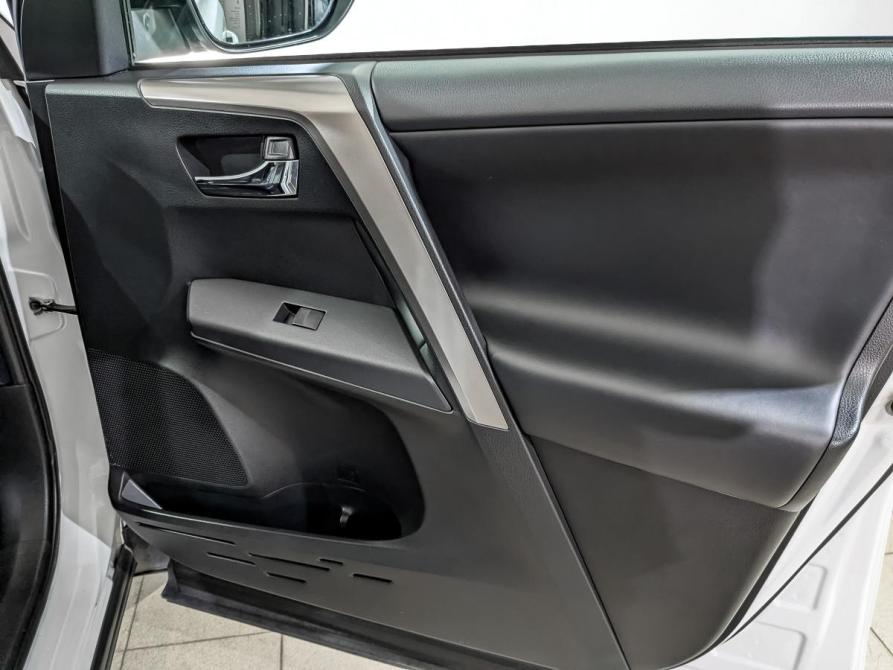 Toyota RAV4 IV (XA40) Рестайлинг Химки  - изображение 25