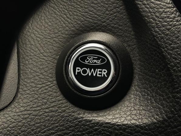 Ford Focus III с пробегом 2013 года, цена 697 000 рублей, 238654 км, хэтчбек, Автокод Объявления