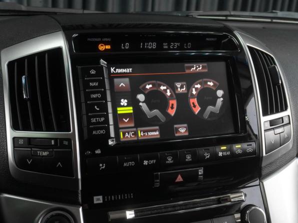 Toyota Land Cruiser 200 Series Рестайлинг 1 с пробегом 2012 года, цена 2 949 000 рублей, 385132 км, внедорожник, Автокод Объявления