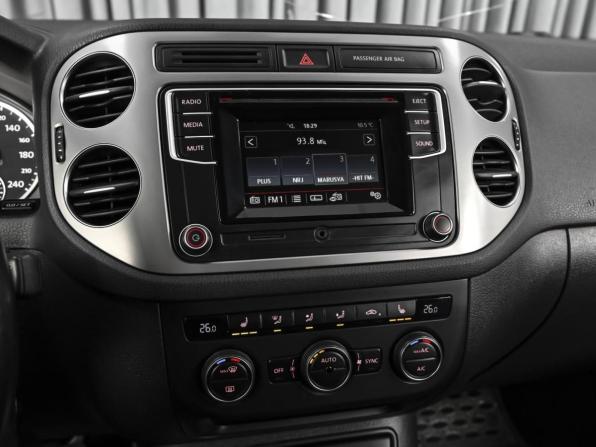 Volkswagen Tiguan I Рестайлинг с пробегом 2016 года, цена 1 790 000 рублей, 137092 км, внедорожник, Автокод Объявления