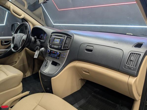 Hyundai H-1 II Рестайлинг 2 с пробегом 2021 года, цена 3 195 000 рублей, 141000 км, минивэн, Автокод Объявления