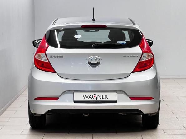 Hyundai Solaris I Рестайлинг с пробегом 2015 года, цена 655 000 рублей, 130338 км, хэтчбек, Автокод Объявления