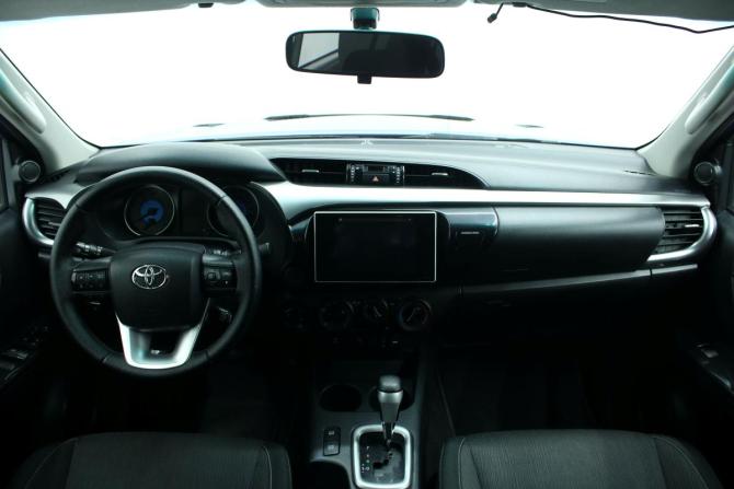 Toyota Hilux VIII с пробегом 2017 года, цена 3 700 000 рублей, 183149 км, пикап, Автокод Объявления
