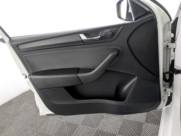 Skoda Rapid II с пробегом 2021 года, цена 1 550 000 рублей, 122652 км, лифтбек, Автокод Объявления