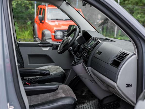 Volkswagen Caravelle T5 Рестайлинг с пробегом 2013 года, цена 1 906 000 рублей, 298989 км, минивэн, Автокод Объявления