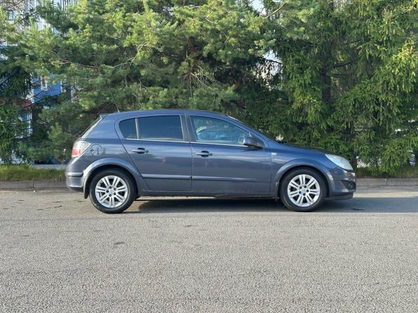 Opel Astra H Рестайлинг с пробегом 2008 года, цена 320 000 рублей, 246093 км, хэтчбек, Автокод Объявления