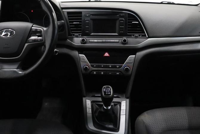 Hyundai Elantra VI (AD) с пробегом 2017 года, цена 1 242 000 рублей, 176000 км, седан, Автокод Объявления