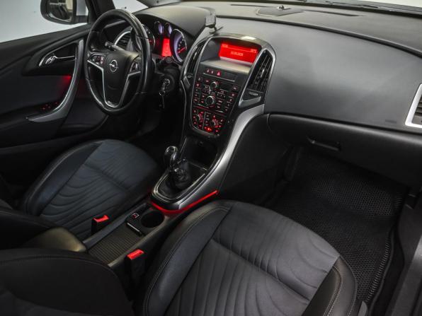 Opel Astra J Рестайлинг с пробегом 2012 года, цена 729 000 рублей, 192027 км, седан, Автокод Объявления