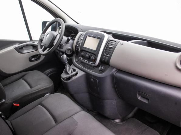 Renault Trafic III с пробегом 2017 года, цена 2 087 000 рублей, 187280 км, минивэн, Автокод Объявления