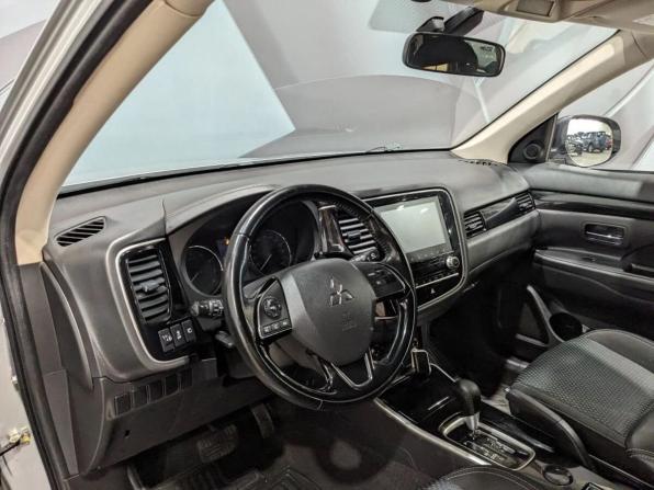 Mitsubishi Outlander III Рестайлинг 3 с пробегом 2022 года, цена 2 295 000 рублей, 101067 км, внедорожник, Автокод Объявления