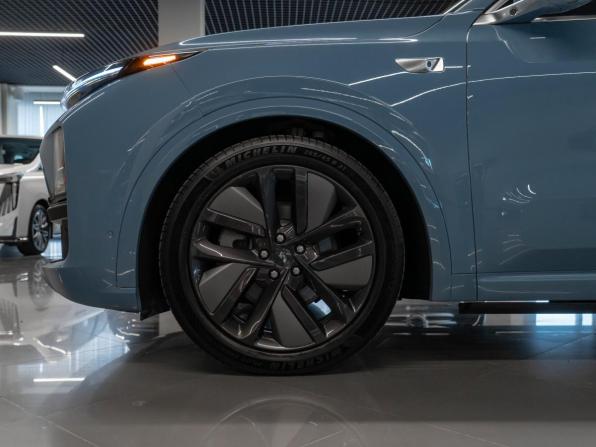 Li Auto (Lixiang) L9 I с пробегом 2023 года, цена 6 420 000 рублей, 48721 км, внедорожник, Автокод Объявления