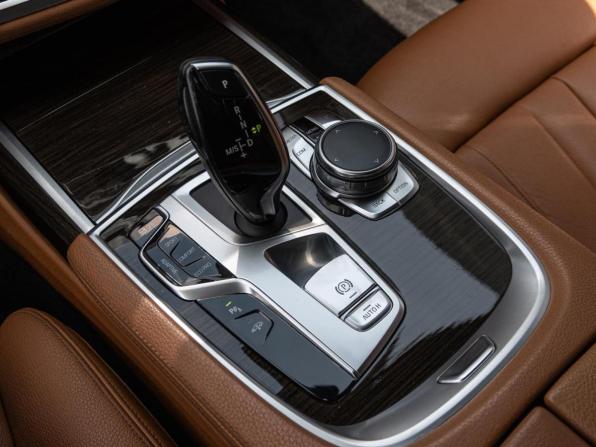 BMW 7 серии VI (G11/G12) с пробегом 2017 года, цена 4 220 000 рублей, 136548 км, седан, Автокод Объявления