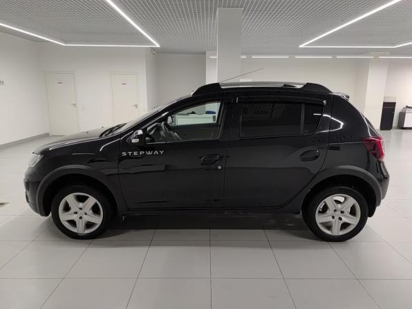 Renault Sandero II с пробегом 2018 года, цена 1 060 000 рублей, 106329 км, хэтчбек, Автокод Объявления