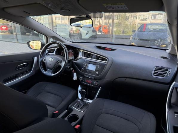Kia Ceed II Рестайлинг с пробегом 2017 года, цена 1 524 000 рублей, 59573 км, хэтчбек, Автокод Объявления
