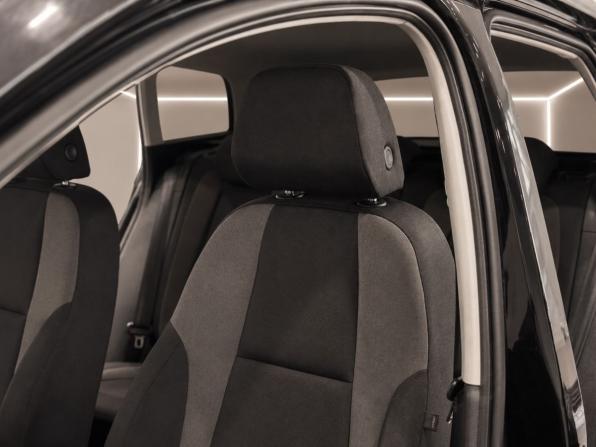 Skoda Karoq I с пробегом 2021 года, цена 2 695 000 рублей, 47000 км, внедорожник, Автокод Объявления