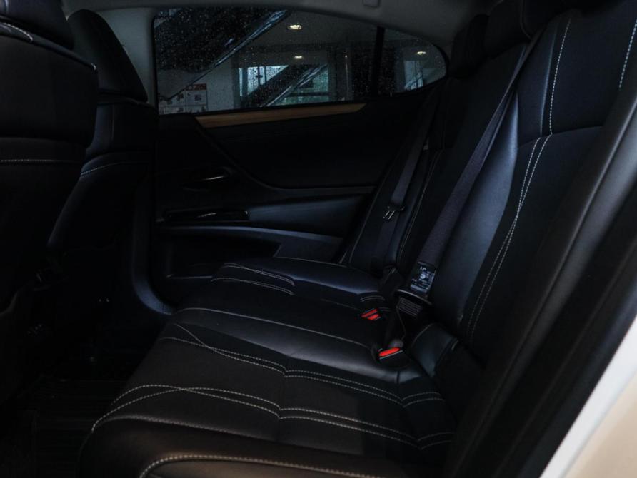 Lexus ES VII Рестайлинг Москва  - изображение 10