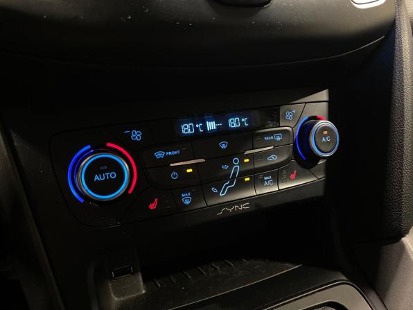 Ford Focus III Рестайлинг с пробегом 2015 года, цена 950 000 рублей, 191692 км, универсал, Автокод Объявления