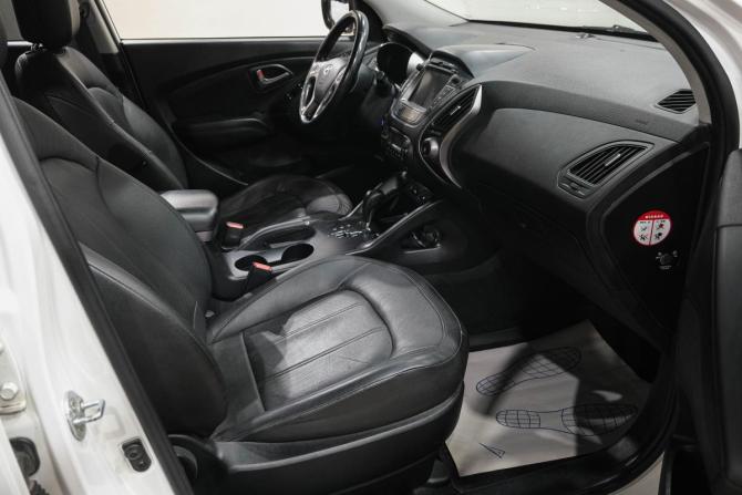 Hyundai ix35 I Рестайлинг с пробегом 2013 года, цена 1 709 000 рублей, 130000 км, внедорожник, Автокод Объявления