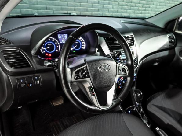 Hyundai Solaris I Рестайлинг с пробегом 2015 года, цена 1 200 000 рублей, 132818 км, седан, Автокод Объявления