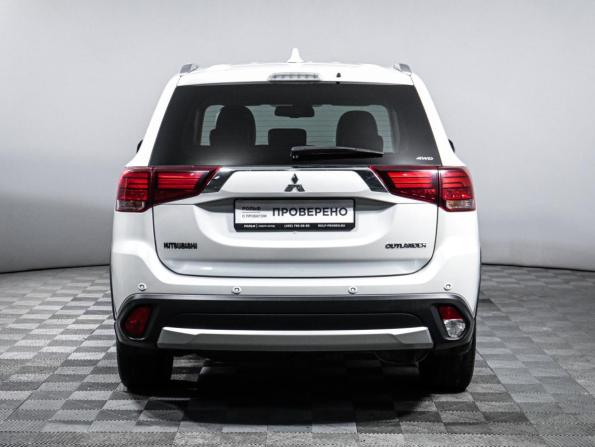 Mitsubishi Outlander III Рестайлинг 2 с пробегом 2018 года, цена 2 250 000 рублей, 113802 км, внедорожник, Автокод Объявления