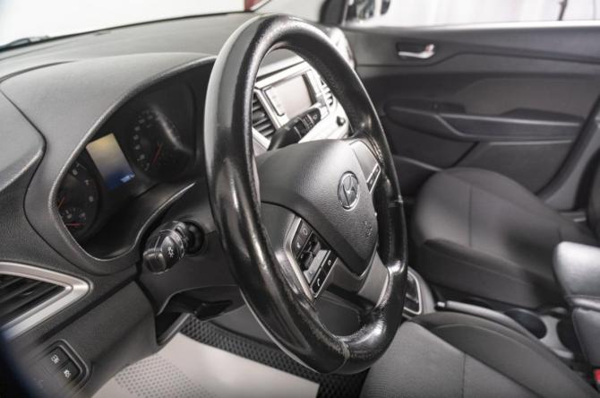 Hyundai Solaris II Рестайлинг с пробегом 2021 года, цена 1 599 000 рублей, 73000 км, седан, Автокод Объявления