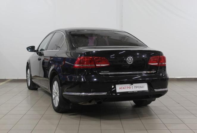 Volkswagen Passat B7 с пробегом 2011 года, цена 850 000 рублей, 284483 км, седан, Автокод Объявления