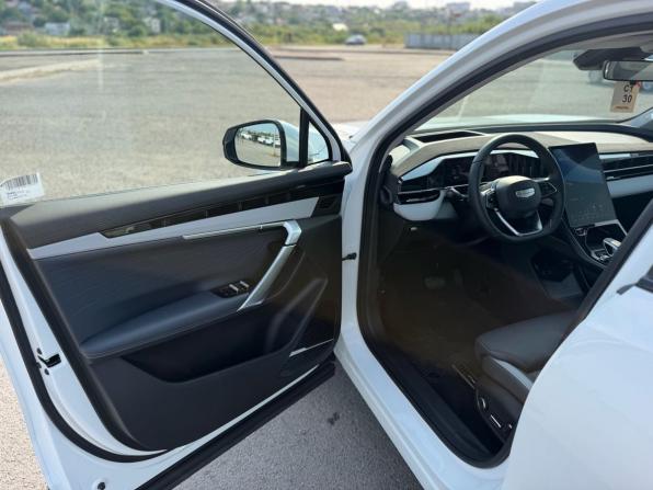 Geely Atlas II с пробегом 2024 года, цена 3 199 000 рублей, 4269 км, внедорожник, Автокод Объявления
