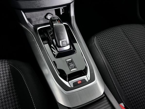 Peugeot 308 II Рестайлинг с пробегом 2020 года, цена 1 389 000 рублей, 143000 км, универсал, Автокод Объявления