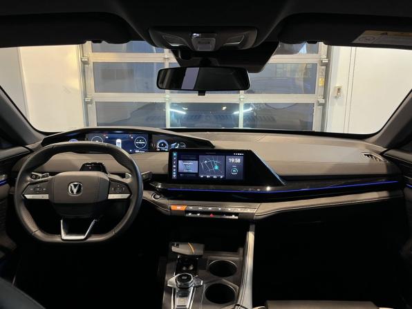 Changan UNI-V I с пробегом 2024 года, цена 2 415 000 рублей, 75177 км, лифтбек, Автокод Объявления
