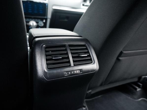Volkswagen Golf R VII Рестайлинг с пробегом 2019 года, цена 3 550 000 рублей, 151744 км, хэтчбек, Автокод Объявления