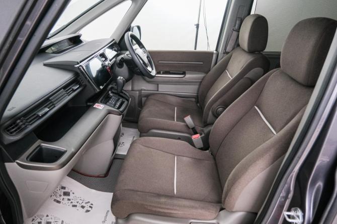 Honda Stepwgn V Рестайлинг с пробегом 2021 года, цена 2 579 000 рублей, 82000 км, минивэн, Автокод Объявления