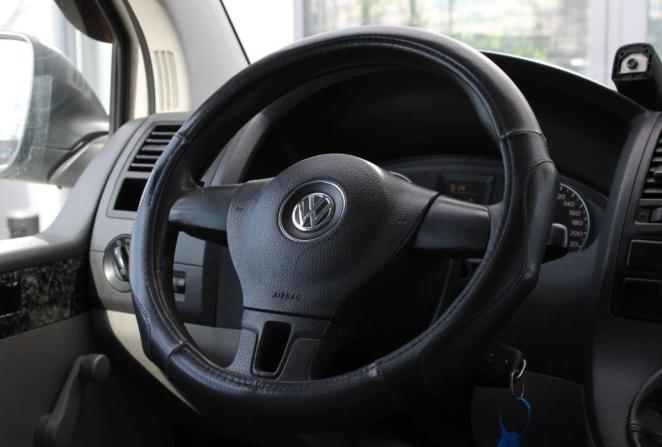 Volkswagen Transporter T5 Рестайлинг с пробегом 2011 года, цена 1 295 000 рублей, 488236 км, фургон, Автокод Объявления