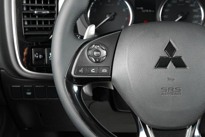 Mitsubishi Outlander III Рестайлинг с пробегом 2015 года, цена 1 799 000 рублей, 158500 км, внедорожник, Автокод Объявления