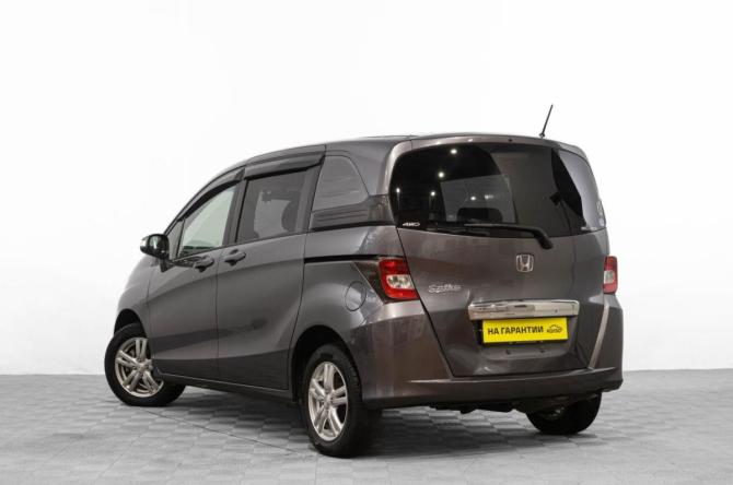 Honda Freed I Рестайлинг с пробегом 2013 года, цена 1 149 000 рублей, 142000 км, компактвэн, Автокод Объявления