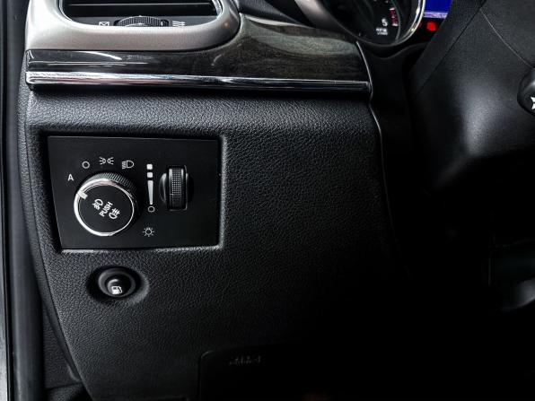 Jeep Grand Cherokee IV (WK2) с пробегом 2011 года, цена 2 199 000 рублей, 122465 км, внедорожник, Автокод Объявления