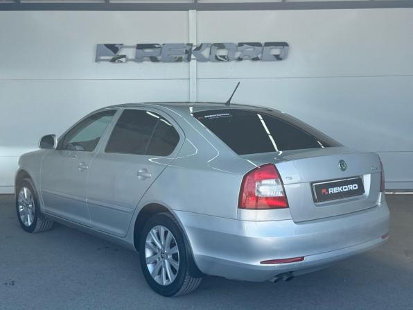 Skoda Octavia II (A5) Рестайлинг с пробегом 2012 года, цена 1 100 000 рублей, 169000 км, лифтбек, Автокод Объявления