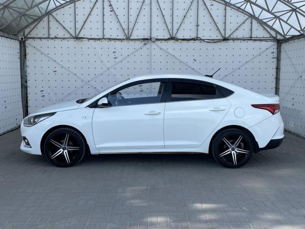 Hyundai Solaris II с пробегом 2017 года, цена 1 130 000 рублей, 186805 км, седан, Автокод Объявления