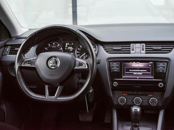 Skoda Octavia III (A7) Рестайлинг с пробегом 2018 года, цена 1 455 000 рублей, 175126 км, лифтбек, Автокод Объявления