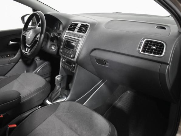 Volkswagen Polo V Рестайлинг с пробегом 2016 года, цена 1 095 000 рублей, 117468 км, седан, Автокод Объявления