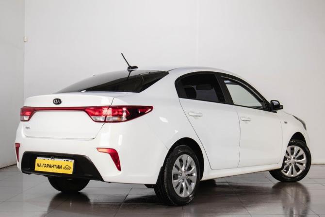 Kia Rio IV с пробегом 2018 года, цена 1 289 000 рублей, 81015 км, седан, Автокод Объявления