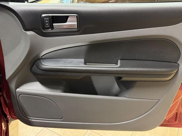 Ford Focus II Рестайлинг с пробегом 2010 года, цена 635 000 рублей, 138670 км, седан, Автокод Объявления