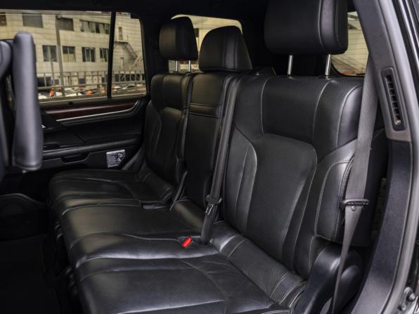 Lexus LX III Рестайлинг 2 с пробегом 2017 года, цена 5 869 000 рублей, 180000 км, внедорожник, Автокод Объявления
