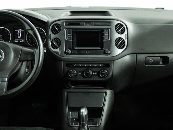 Volkswagen Tiguan I Рестайлинг с пробегом 2015 года, цена 1 699 700 рублей, 93360 км, внедорожник, Автокод Объявления