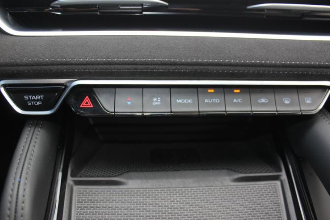Geely Monjaro I с пробегом 2024 года, цена 2 997 000 рублей, 98014 км, внедорожник, Автокод Объявления